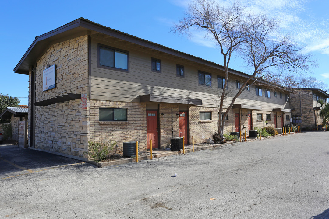 Bull Creek Apartments in Austin, TX - Building Photo