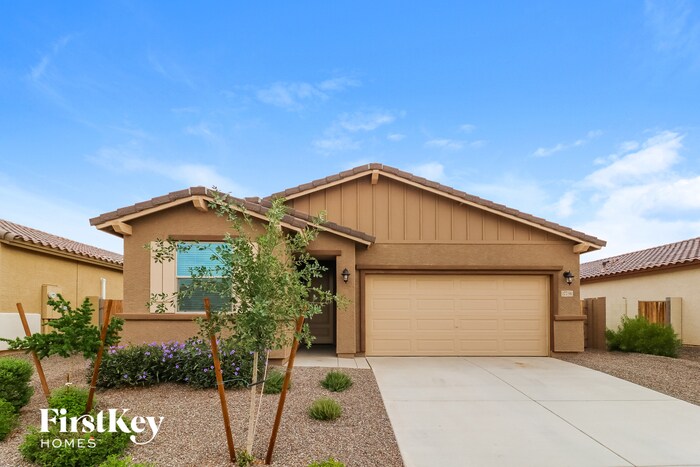 17756 W Robin Ln in Surprise, AZ - Building Photo