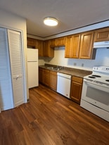 11 Gibbs St, Unit G109 in Worcester, MA - Building Photo