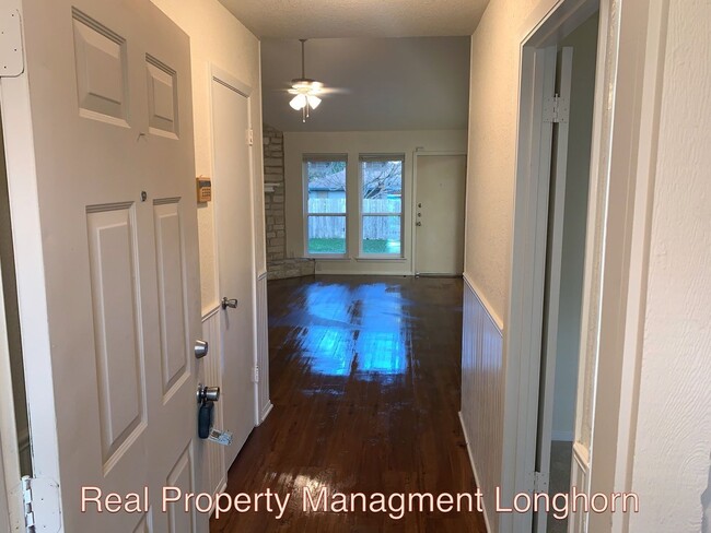 212 Rockcrest Dr in Georgetown, TX - Building Photo - Building Photo
