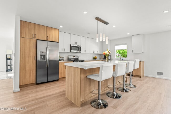 property at 14 Darien Dr