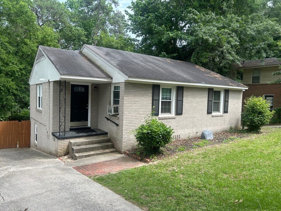 1810 Atascadero Dr in Columbia, SC - Building Photo