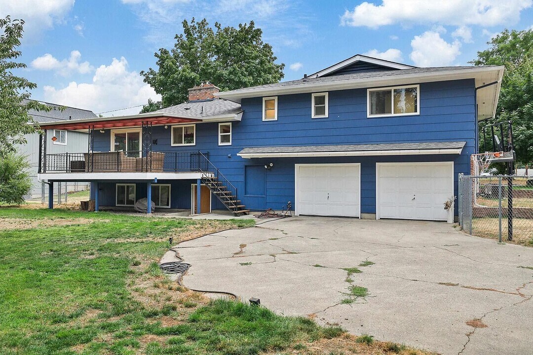 11105 E 8th Ave, Unit Primary in Spokane Valley, WA - Building Photo