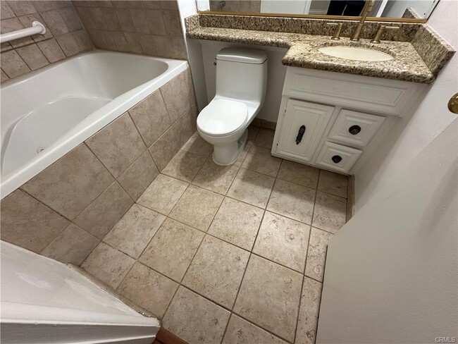 23018 Hartland St in Los Angeles, CA - Building Photo - Building Photo