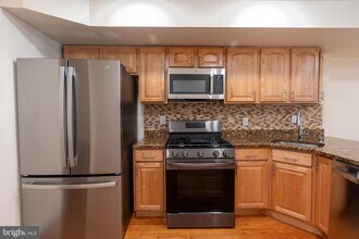 15 W West St in Baltimore, MD - Building Photo - Building Photo