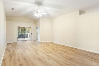 605 Downhaul Dr in Pensacola, FL - Building Photo - Building Photo