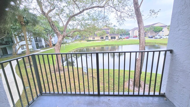 9122 W Atlantic Blvd, Unit 723 in Coral Springs, FL - Building Photo - Building Photo