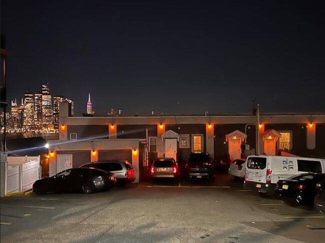 812 Palisade Ave
