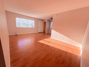 5154 Connecticut Dr in Sacramento, CA - Building Photo - Building Photo