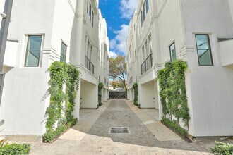 4527 Graustark St in Houston, TX - Building Photo - Building Photo