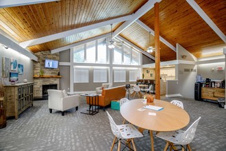 Willows on Weidman in Ballwin, MO - Foto de edificio - Interior Photo