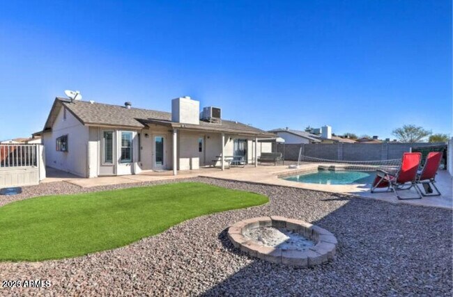 property at 9533 W Las Palmaritas Dr
