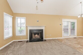 7 Planters Wood Trail in Greensboro, NC - Building Photo - Building Photo