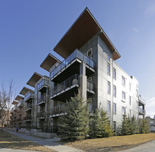 823 5 Ave NW in Calgary, AB - Building Photo - Building Photo