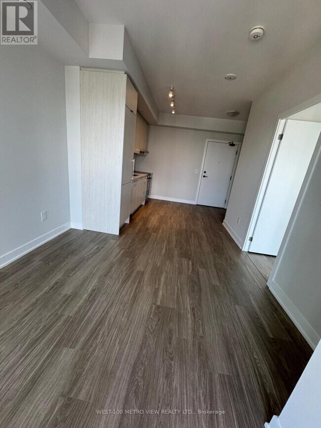 430-3430 Square One Dr in Mississauga, ON - Building Photo - Building Photo