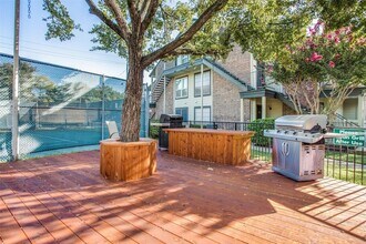5981 Arapaho Rd, Unit 902 in Dallas, TX - Building Photo - Building Photo