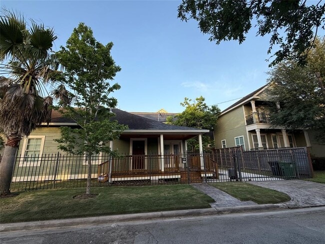 property at 2626 Columbia St