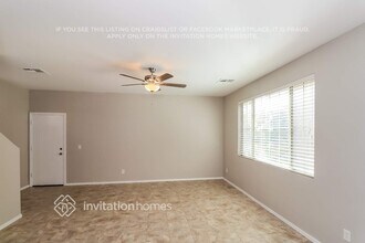 3725 E Kerry Ln in Phoenix, AZ - Building Photo - Building Photo