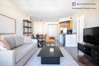 7660 Beverly Blvd, Unit FL3-ID483 in Los Angeles, CA - Building Photo - Building Photo