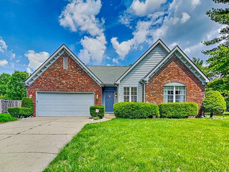 8622 Cedar Key Dr in Indianapolis, IN - Building Photo
