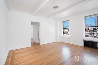 325 W 45th St in New York, NY - Building Photo - Building Photo