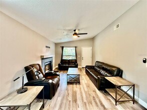 3958 Dream Oak Pl in Tampa, FL - Building Photo - Building Photo