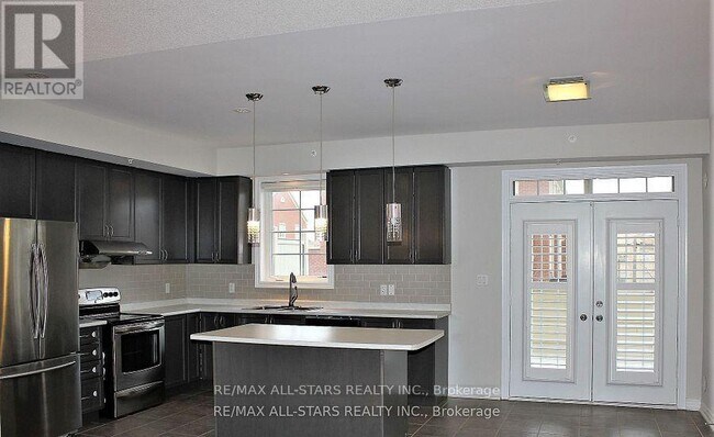 60 Cathedral High St in Markham, ON - Building Photo - Building Photo