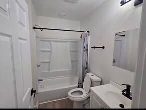 986 Eldridge Ave in Memphis, TN - Foto de edificio - Building Photo