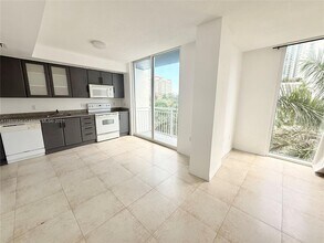 275 NE 18th St in Miami, FL - Building Photo - Building Photo