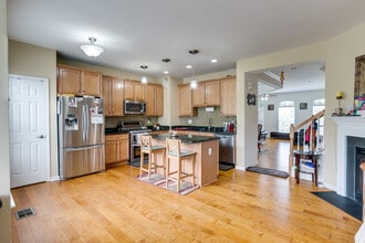 2457 Silk Ct in Herndon, VA - Building Photo - Building Photo