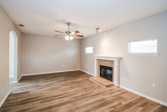 1611 Northglen Cir in Middleburg, FL - Building Photo - Building Photo