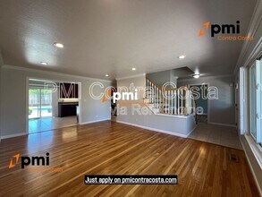 990 Stimel Dr in Concord, CA - Building Photo - Building Photo