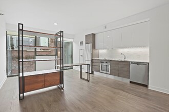 199 W Hubbard St in Chicago, IL - Building Photo - Building Photo