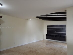 6959 SW 110th Ct in Miami, FL - Building Photo - Building Photo