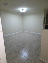 528 SE 32nd Ave in Homestead, FL - Building Photo