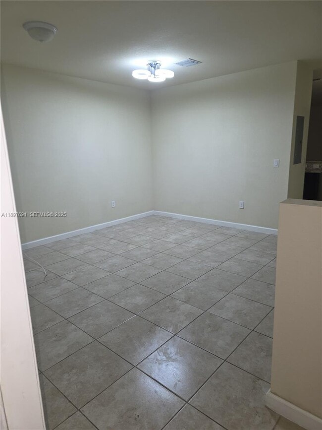 528 SE 32nd Ave in Homestead, FL - Building Photo - Building Photo