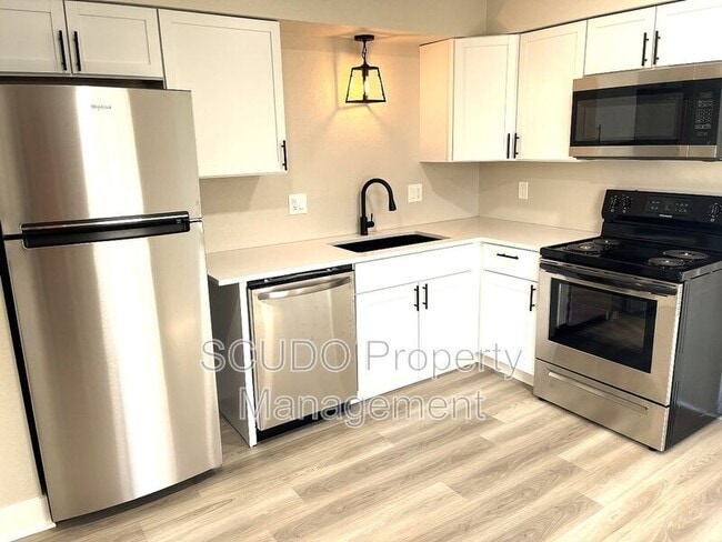 2100 SW 9th St in Blue Springs, MO - Building Photo - Building Photo