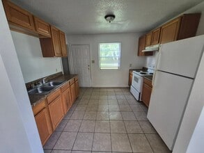 5443 Winona Dr in Moss Point, MS - Building Photo - Building Photo