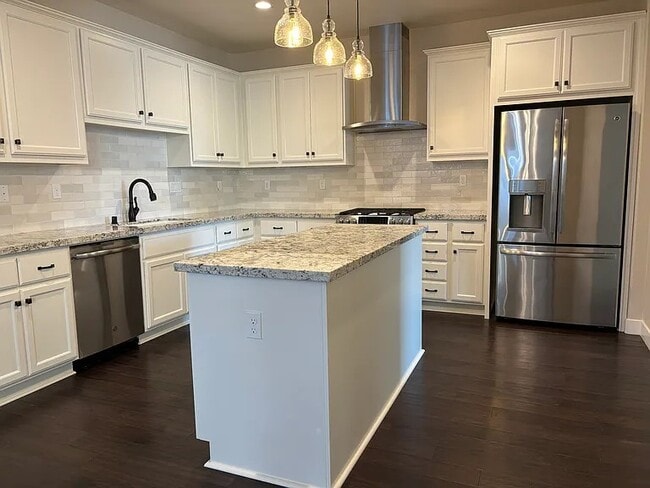 3281 Crocker Dr in Sacramento, CA - Building Photo - Building Photo