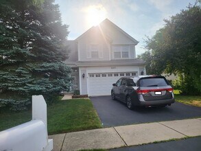 1213 Pennsbury Ln in Aurora, IL - Building Photo - Building Photo