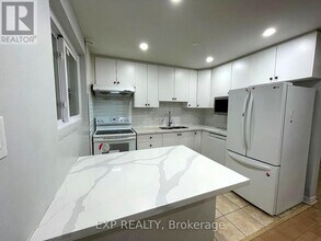 184 Hollyberry Trail in Toronto, ON - Building Photo - Building Photo