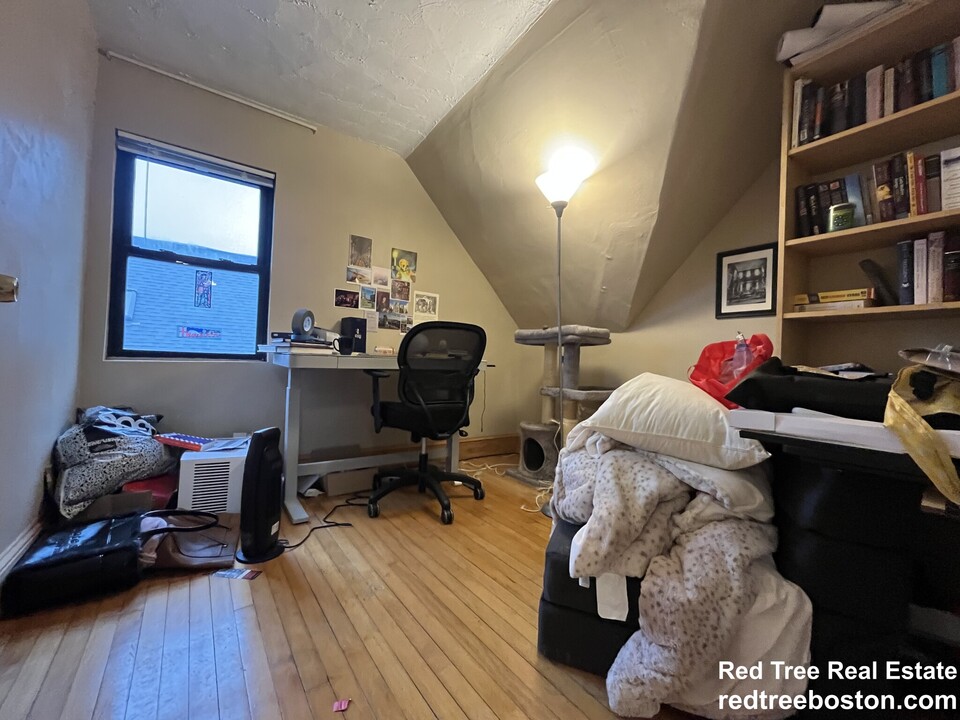 3 Aldie St, Unit 3 in Boston, MA - Building Photo