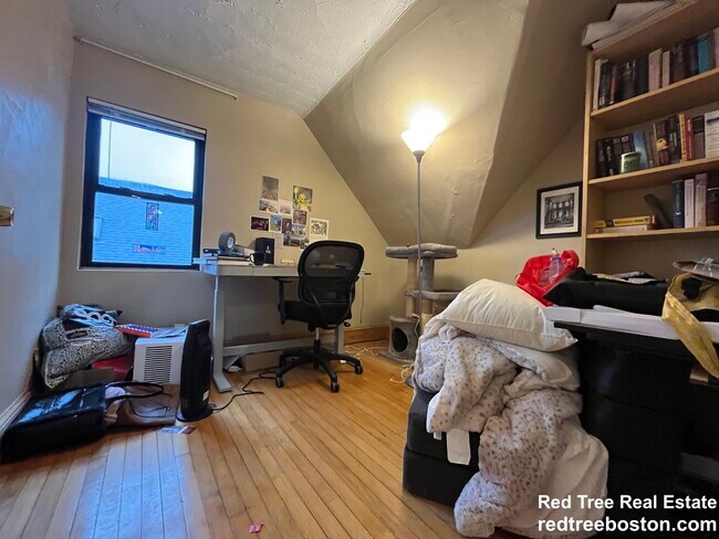property at 3 Aldie St