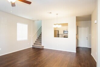 245 Vertigo Tulip Ct in Las Vegas, NV - Building Photo - Building Photo