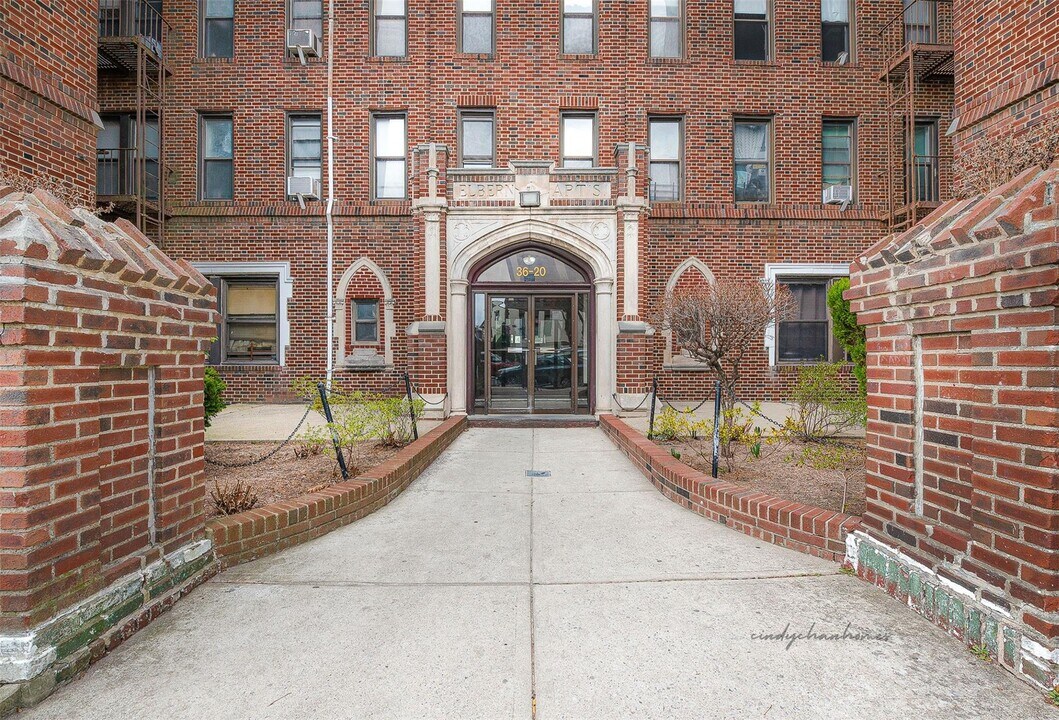36-20 168th St in Queens, NY - Building Photo