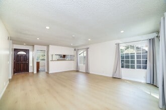 1728 W Phillips Dr in Pomona, CA - Building Photo - Building Photo