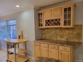 18311 Norwich Rd in Livonia, MI - Building Photo - Building Photo