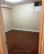 976 Southfork Dr in Mississauga, ON - Building Photo - Building Photo