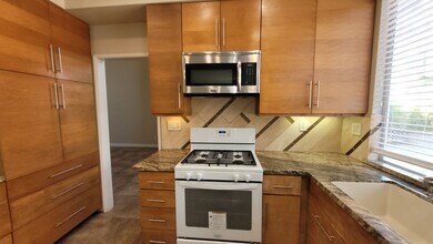 1234 Calle Prospero in San Marcos, CA - Building Photo - Building Photo