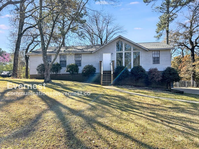 1256 Glenridge Ln in Bessemer, AL - Building Photo